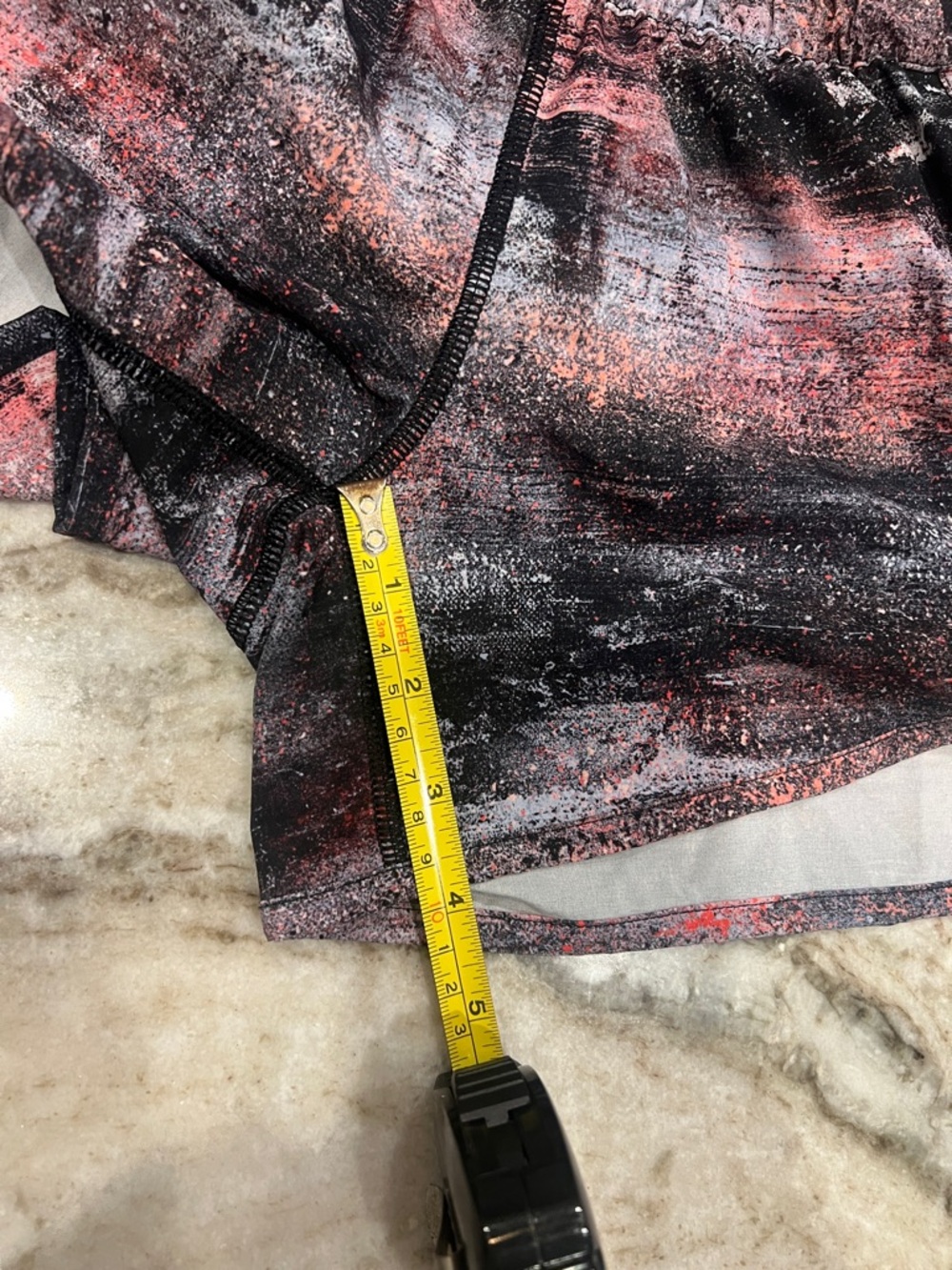 RARE lululemon athletica Tracker Short V* 4” Shorts LIKE NEW Sz 4 - Picture 6 of 8